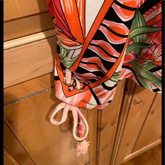 1 day only sale! 
🌺Kim Rogers split vneck tunic - Picture 4 of 4